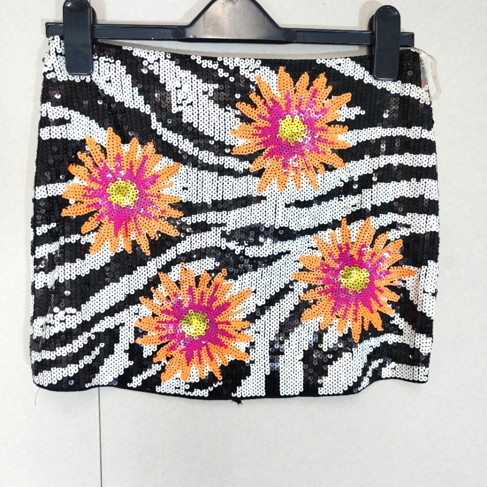 Lipsy Sequin Black White Zebra Floral Print Mini Skirt Size UK 8 - Picture 1 of 8